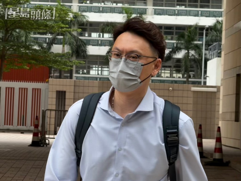 袁展威說信納同事驗船結果,並稱南丫四號「冇改裝過痕跡」。黃巧兒攝 袁展威說信納同事驗船結果,並稱南丫四號「冇改裝過痕跡」。黃巧兒攝