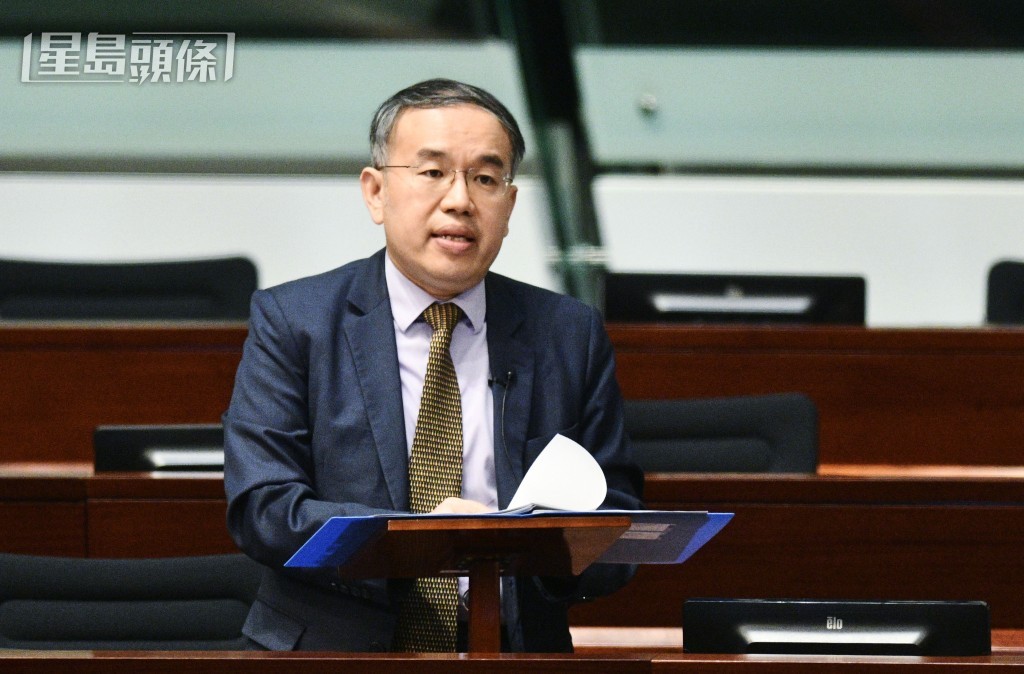 許正宇指金管局2024年推出約章2.0,獲得超過300家金融機構和商戶參與。資料圖片 許正宇指金管局2024年推出約章2.0,獲得超過300家金融機構和商戶參與。資料圖片