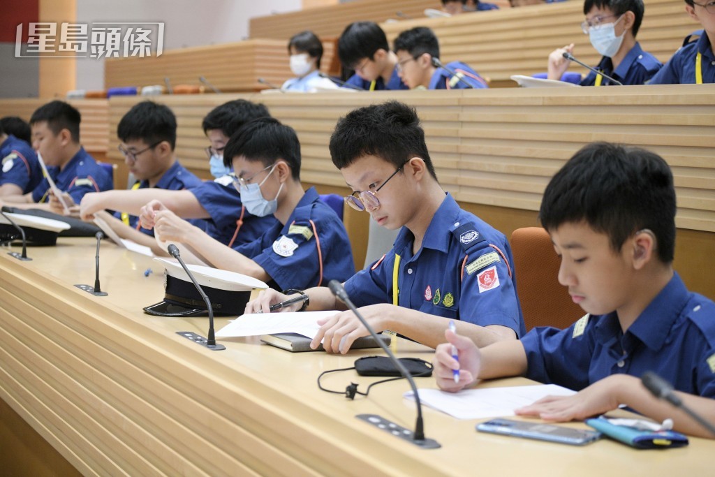 民航處與香港交通安全隊合辦「青年起航」。
