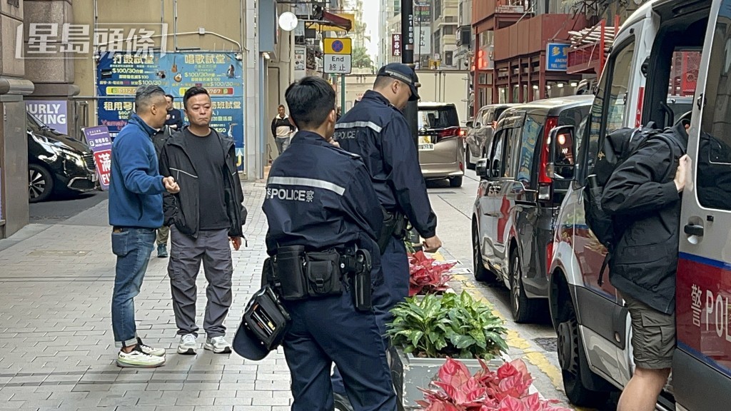 警方在場深入調查。楊偉亨攝 警方在場深入調查。楊偉亨攝