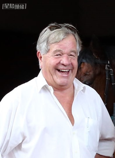 司徒德自一九七二年開倉練馬,從練以來贏出十六場英國經典大賽,包括六屆英國葉森打吡。 司徒德自一九七二年開倉練馬,從練以來贏出十六場英國經典大賽,包括六屆英國葉森打吡。