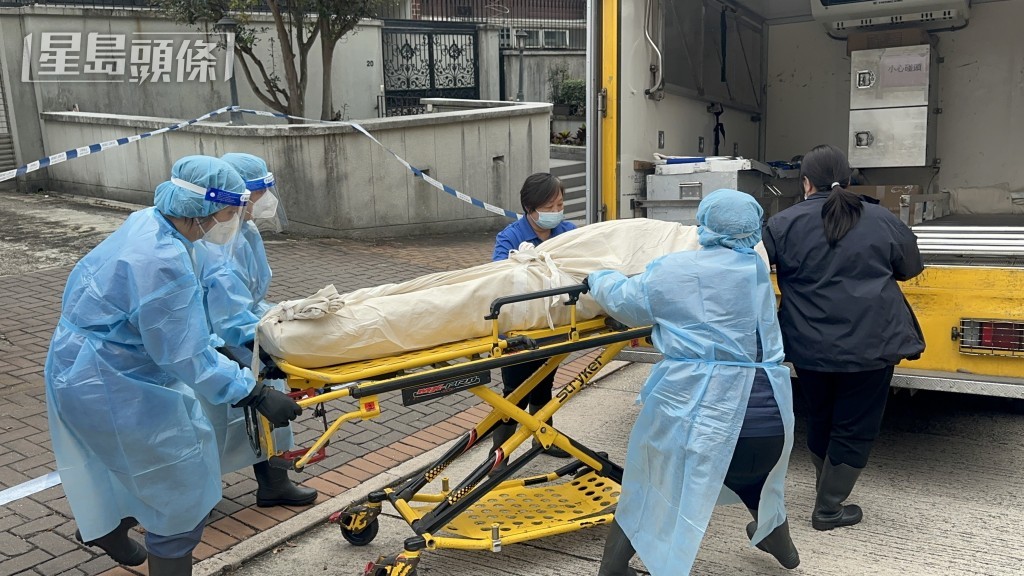 死者鄭建煌於案件被揭發後被送往殮房。資料圖片 死者鄭建煌於案件被揭發後被送往殮房。資料圖片