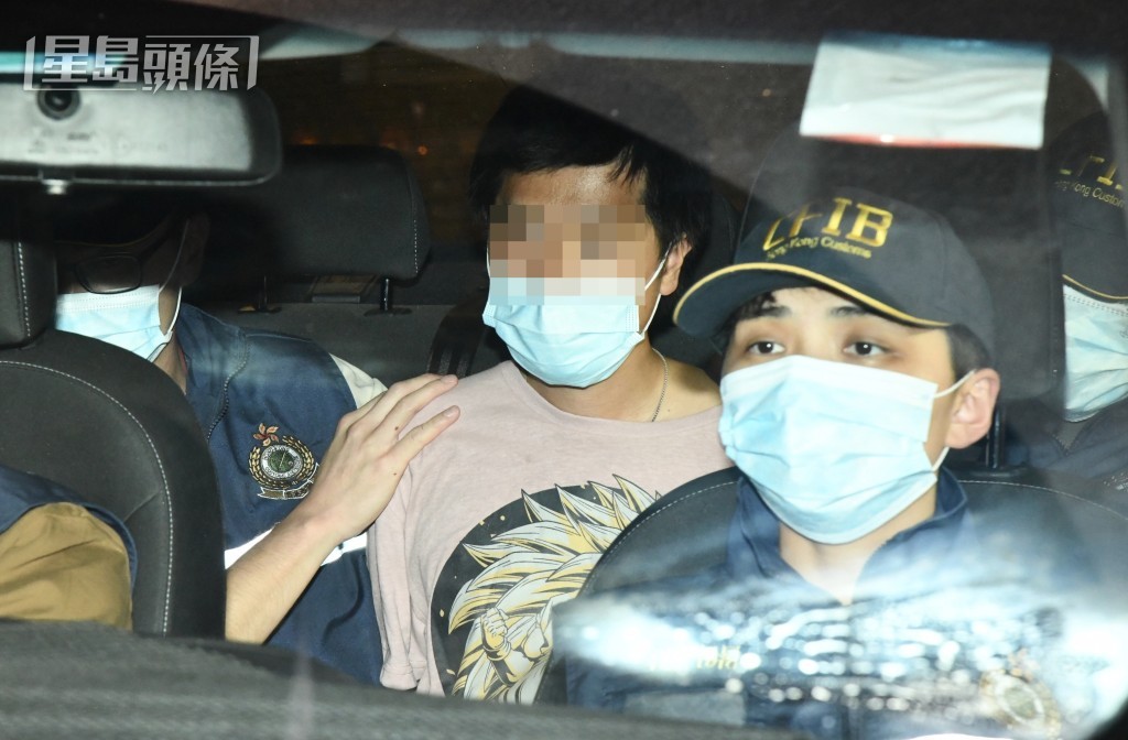 一名26岁任职散工的男子被海关拘捕。