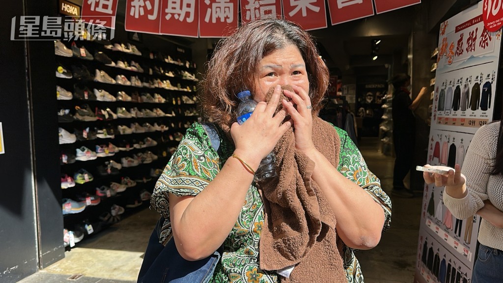林女士講述逃生經過。梁國峰攝 林女士講述逃生經過。梁國峰攝