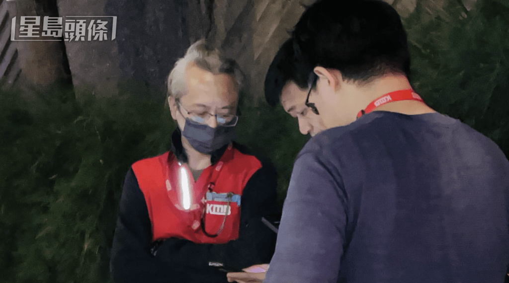 涉事九巴車長向警方提供資料。蔡楚輝攝