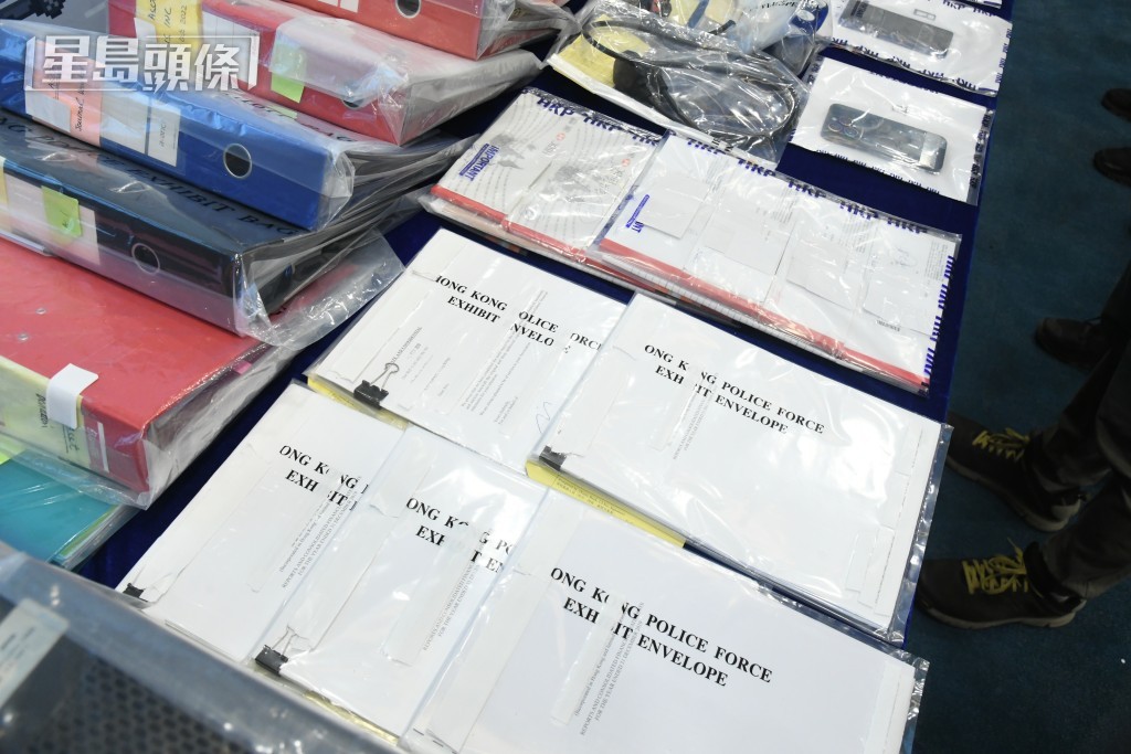 行動中起獲的證物。何健勇攝