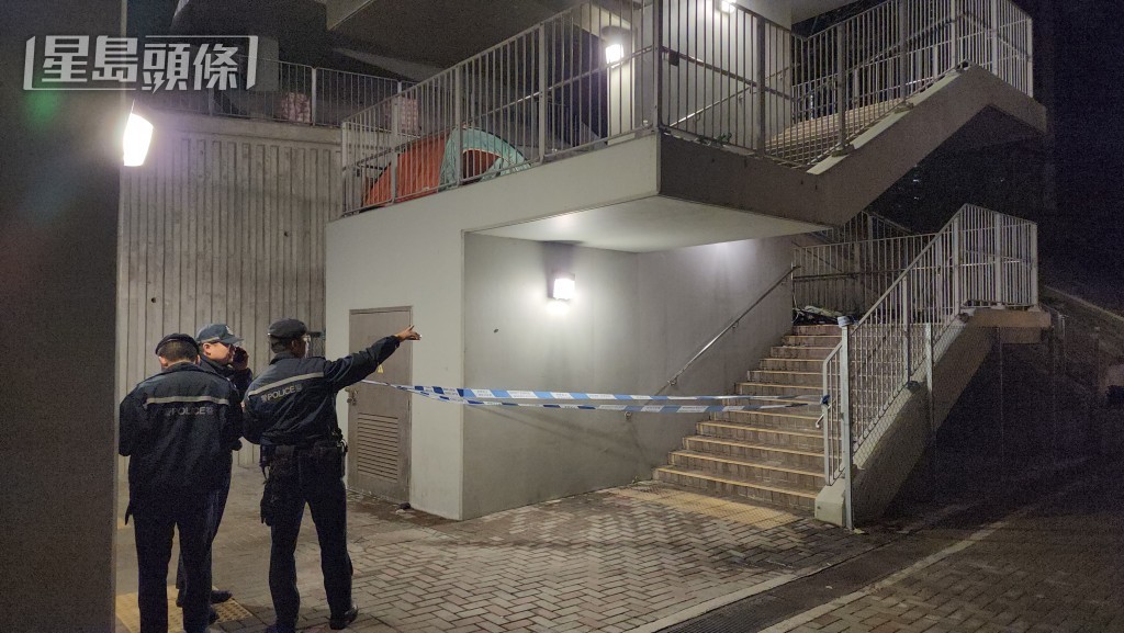 警員到場調查。 警員到場調查。