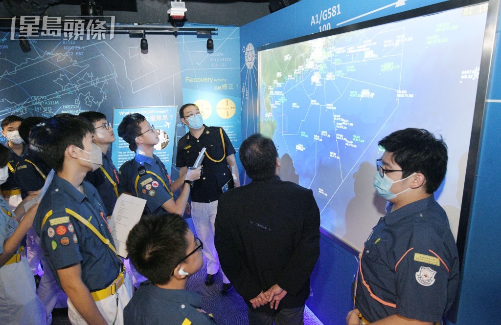 「青年起航」之「航空安全知識專章」計劃 ，以隊員參與及完成不同航空安全活動的次數進行。當隊員完成每一次活動後，便可獲頒「航空安全知識專章」。