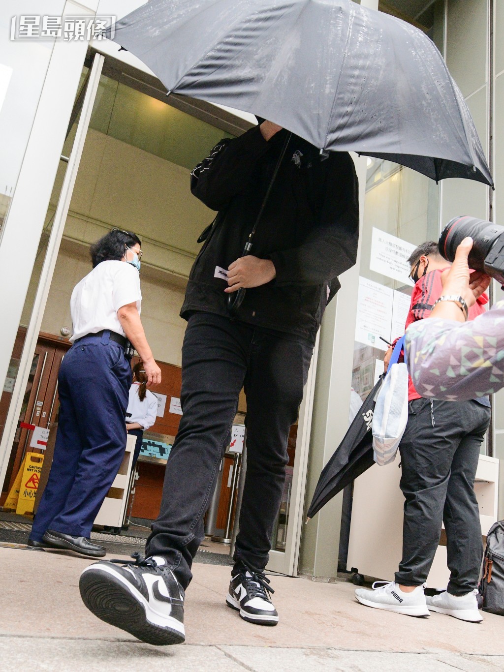 李俊朗求情說只盲從伴侶犯案。資料圖片