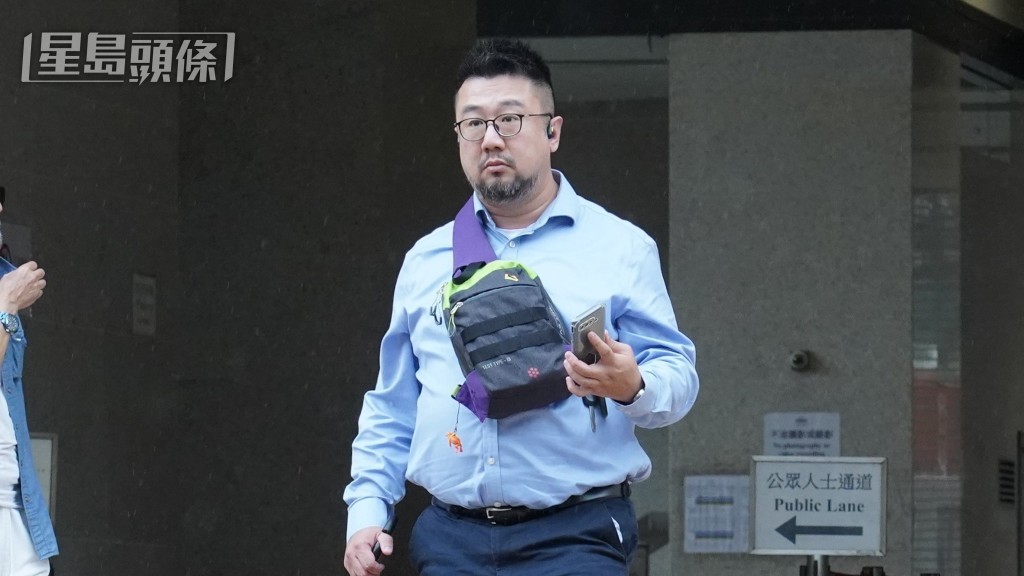 漁護署二級農林督察梁永銓供稱,被告曾向他透露有提供一處房屋給犬隻「自出自入」。 漁護署二級農林督察梁永銓供稱,被告曾向他透露有提供一處房屋給犬隻「自出自入」。