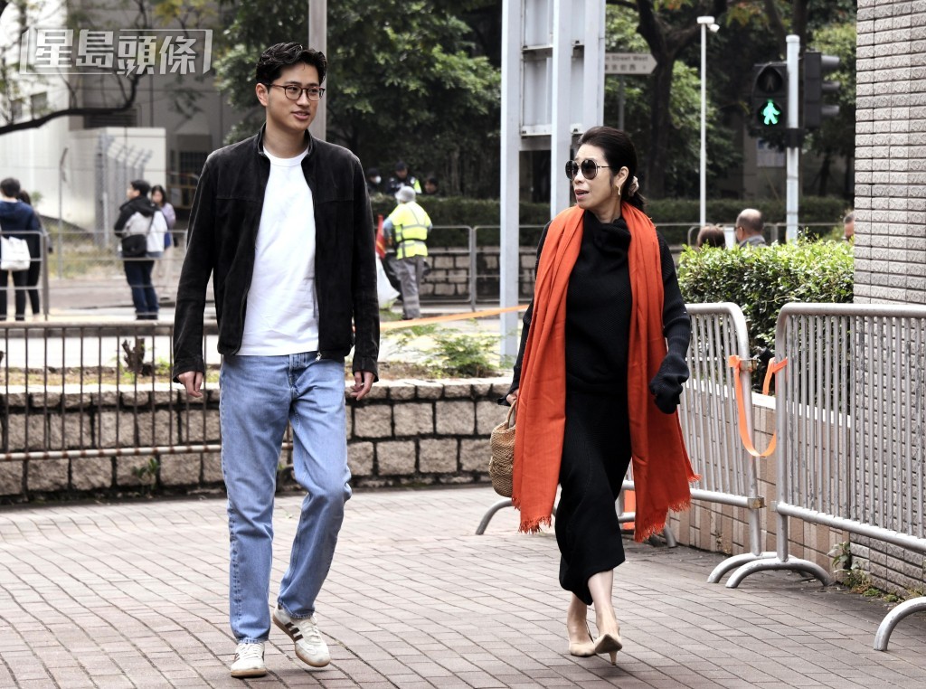 黎智英妻子及親友。黃偉強攝