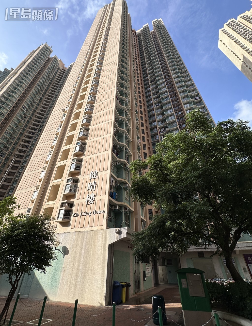現場是健明邨健晴樓。梁國峰攝