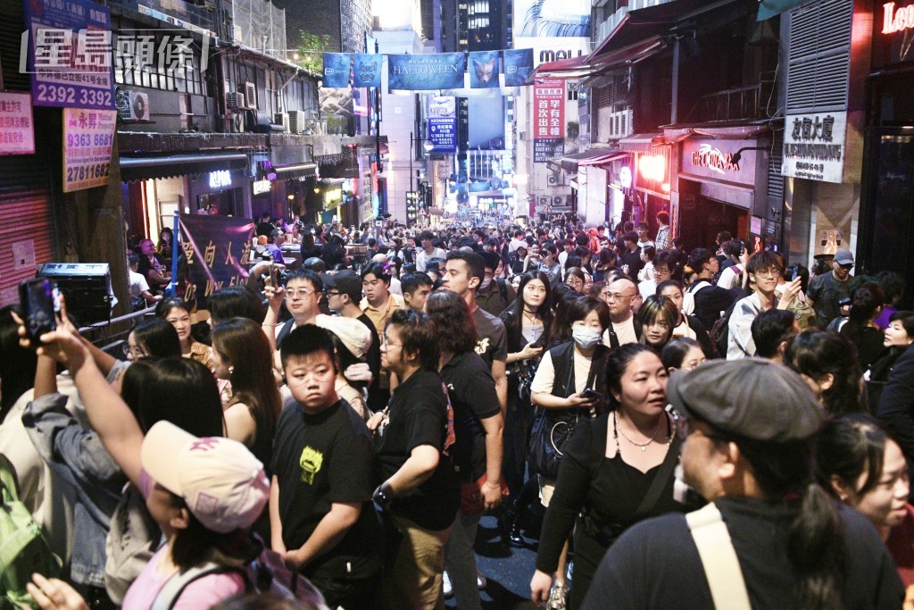 中環蘭桂坊越夜越精彩。 中環蘭桂坊越夜越精彩。