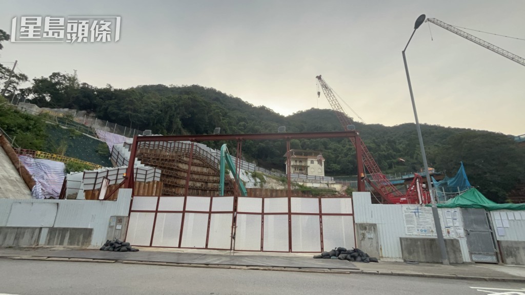 現場為大埔公路大埔滘段4101至4233號樟樹灘一工地。