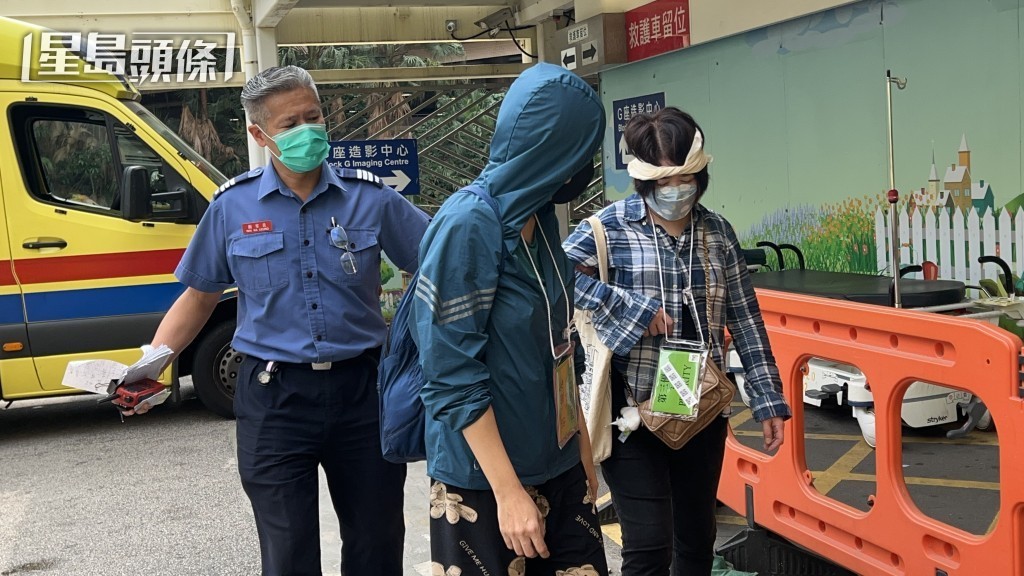 佐敦道華豐大廈多名傷者由救護員送院。蔡楚輝攝