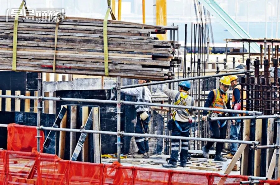 本港私人工程及裝修/維修工程量不足,部分建造業工友面臨就業困難。資料圖片 本港私人工程及裝修/維修工程量不足,部分建造業工友面臨就業困難。資料圖片