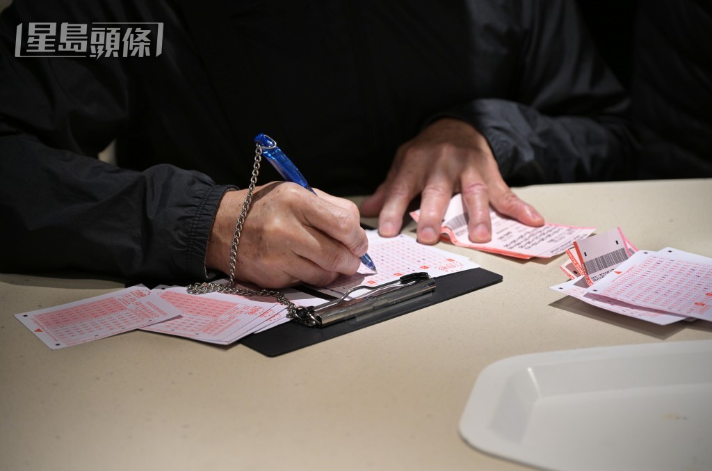 頭獎一注獨中1.88億元。資料圖片 頭獎一注獨中1.88億元。資料圖片