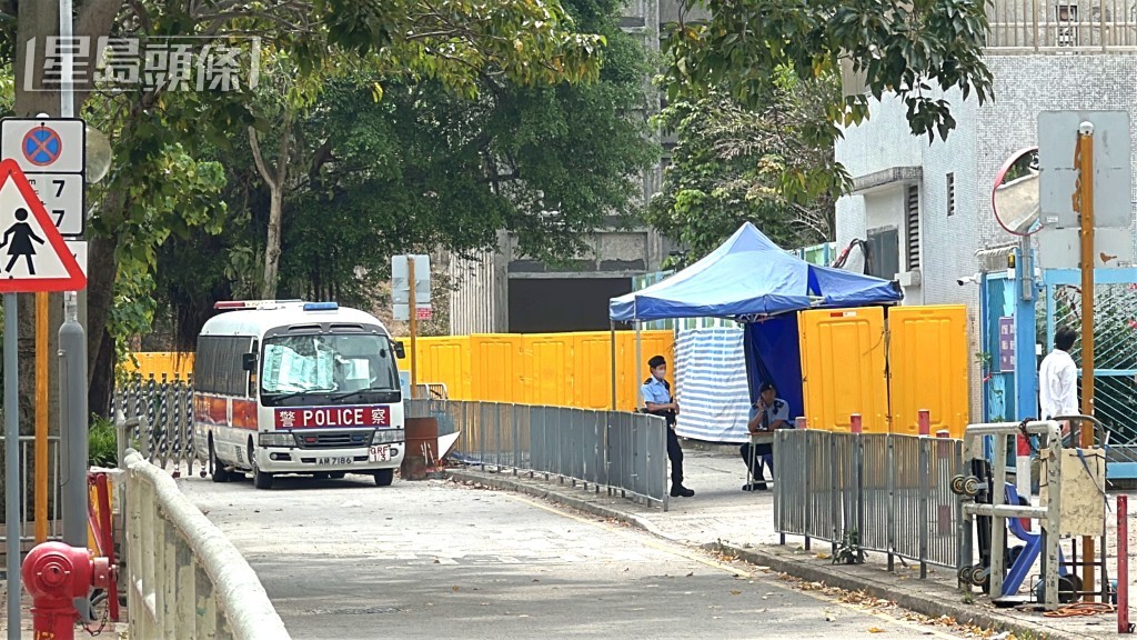 警車長駐。 警車長駐。