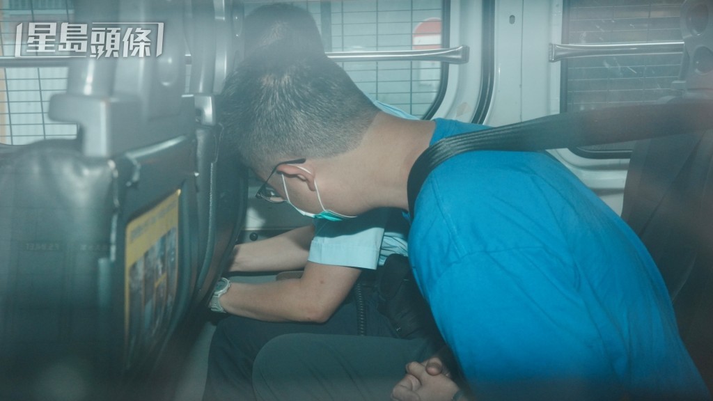 李健煒(藍衫者)被控非法賽車罪、假冒公職人員罪及偽造文件等罪。汪旭峰攝 李健煒(藍衫者)被控非法賽車罪、假冒公職人員罪及偽造文件等罪。汪旭峰攝