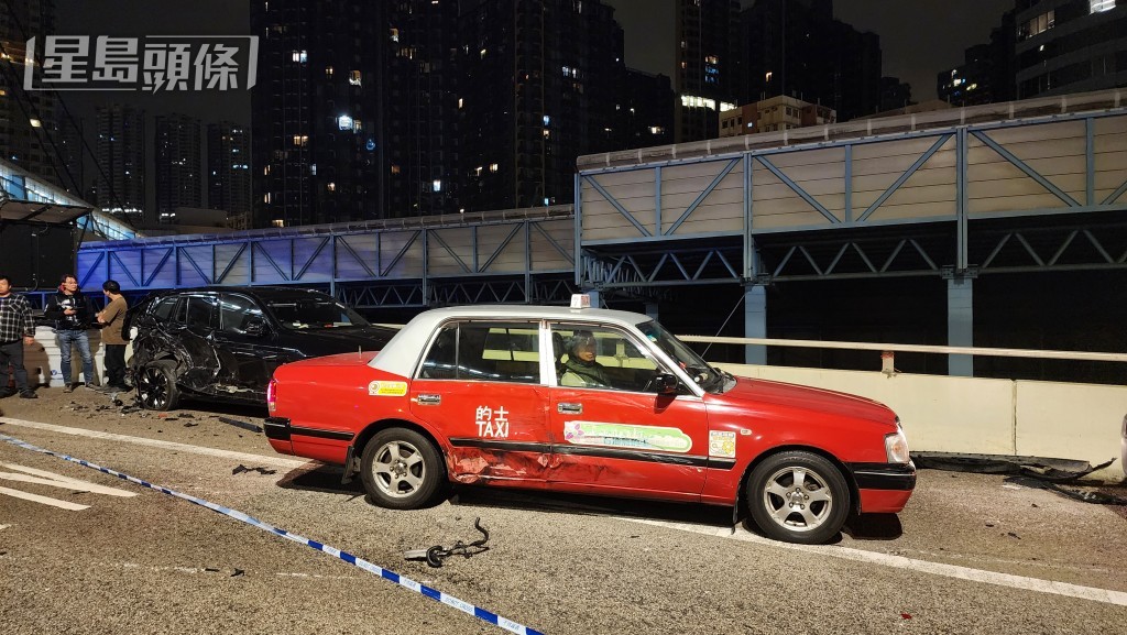 事發時被波及的另一的士及路肩停泊車輛。黎志偉攝 事發時被波及的另一的士及路肩停泊車輛。黎志偉攝