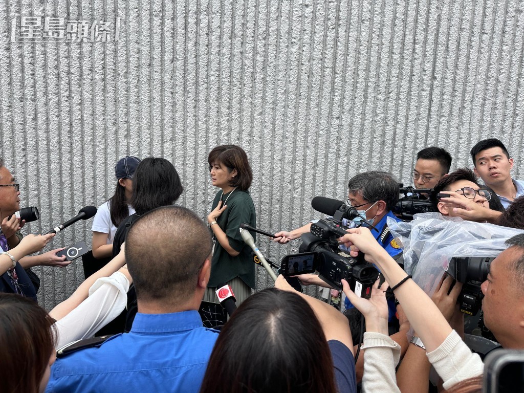 其中一名涉事學生指,旨在讓學生反思對「中大人」的身分認同感。 其中一名涉事學生指,旨在讓學生反思對「中大人」的身分認同感。