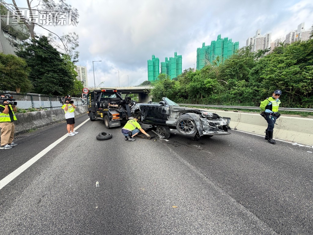 警方調查事故原因。