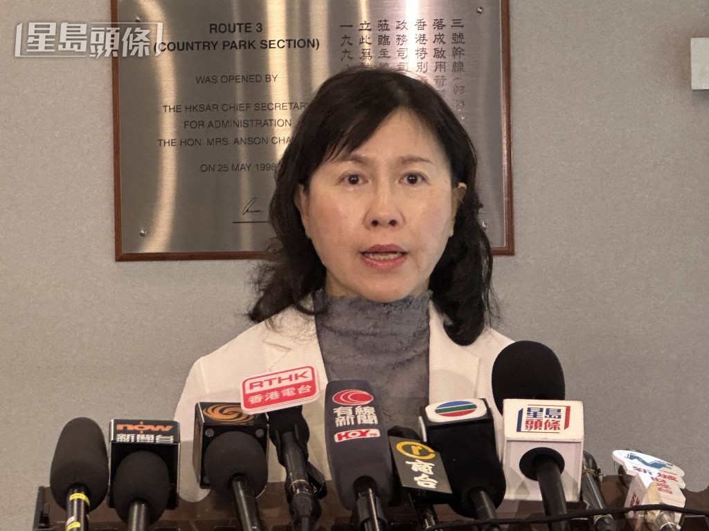 陳美寶指,運輸署已計劃在今年第四季於非法佔用咪錶比率較高的地點進行測試人工智能感光元件。 陳美寶指,運輸署已計劃在今年第四季於非法佔用咪錶比率較高的地點進行測試人工智能感光元件。