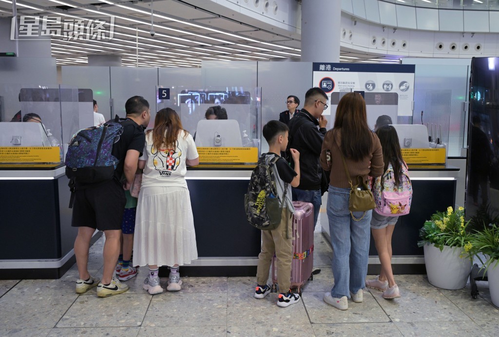 廣深城際鐵路推出全天乘坐同方向、同等級列車而無需辦理改簽的當日一次有效服務。資料圖片 廣深城際鐵路推出全天乘坐同方向、同等級列車而無需辦理改簽的當日一次有效服務。資料圖片
