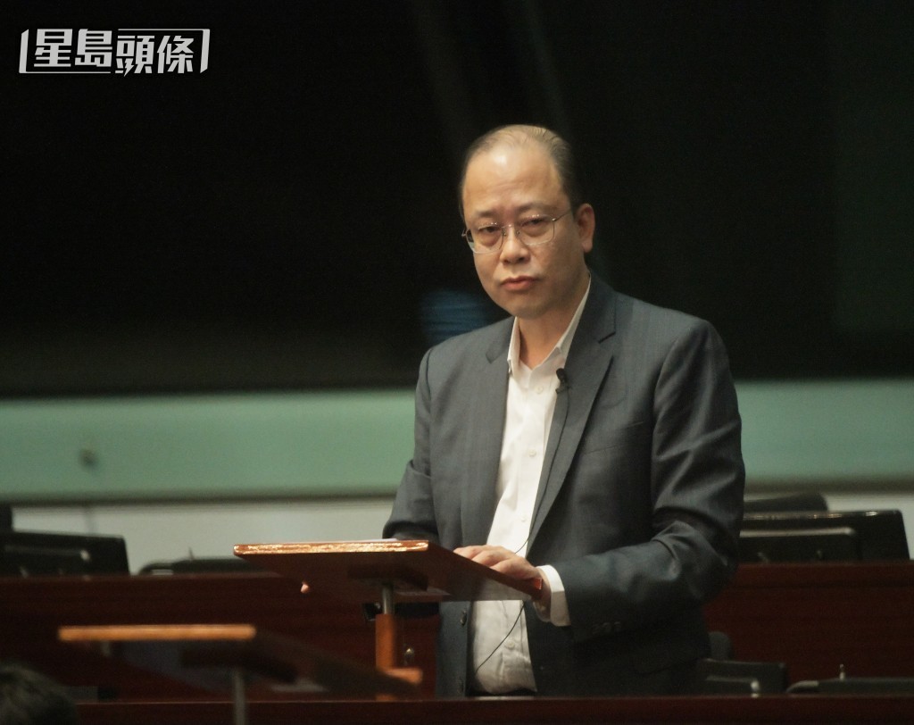 勞聯議員周小松認為,改動現有的機制容易造成不公平,可能出現擦鞋文化。資料圖片 勞聯議員周小松認為,改動現有的機制容易造成不公平,可能出現擦鞋文化。資料圖片