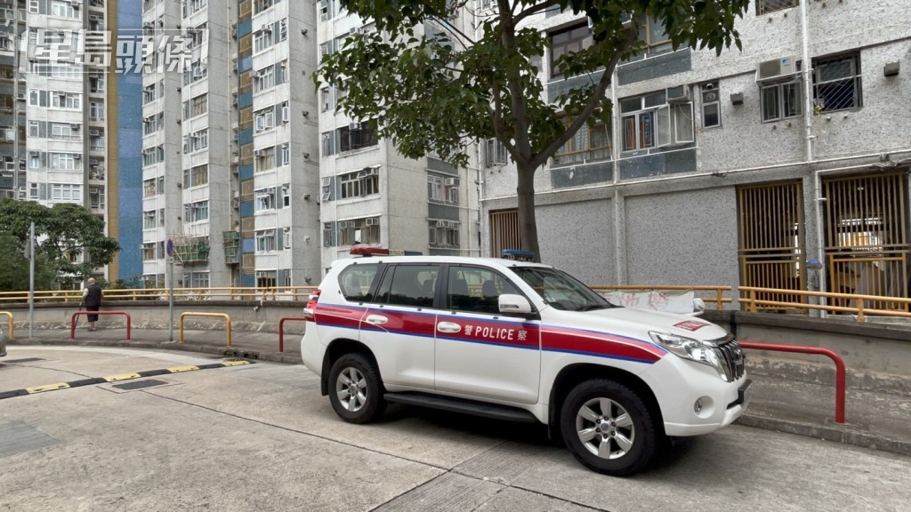 將軍澳翠林邨雅林樓男子墮樓死亡。楊偉亨攝 將軍澳翠林邨雅林樓男子墮樓死亡。楊偉亨攝