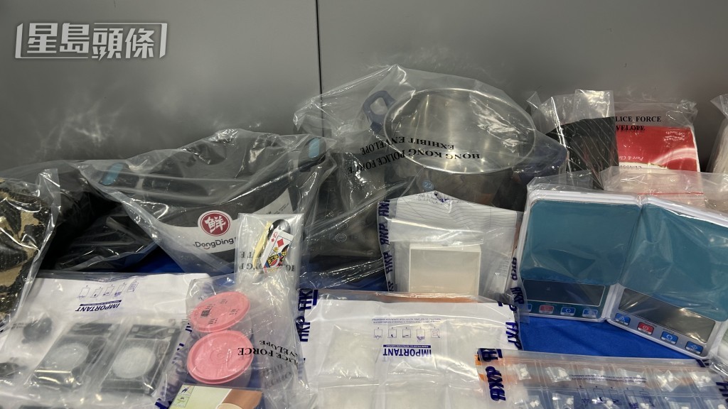 警方亦檢獲一批製毒及包裝毒品的工具。 警方亦檢獲一批製毒及包裝毒品的工具。