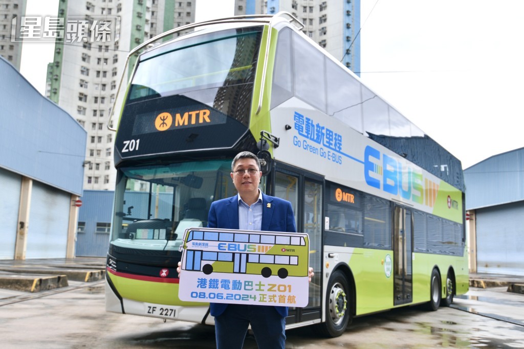 陳志雄指新電巴配備了能源再生制動系統，可在煞車時回收部分電能，供車內設備之用。盧江球攝