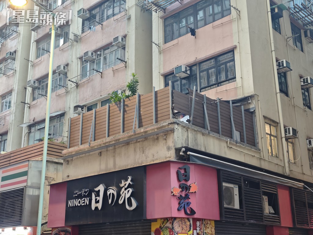 老婦墮樓死亡。 老婦墮樓死亡。
