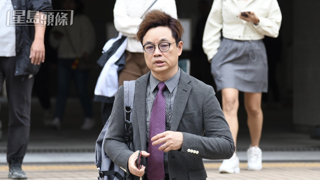 麻醉科顧問醫生林宏略估計，死者同時出現肺衰竭和體液過多，因而造成肺積水。何君健攝