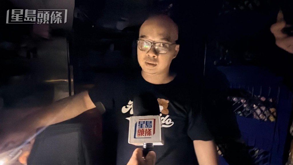 士多商戶陳先生估計損失最少2萬元。
