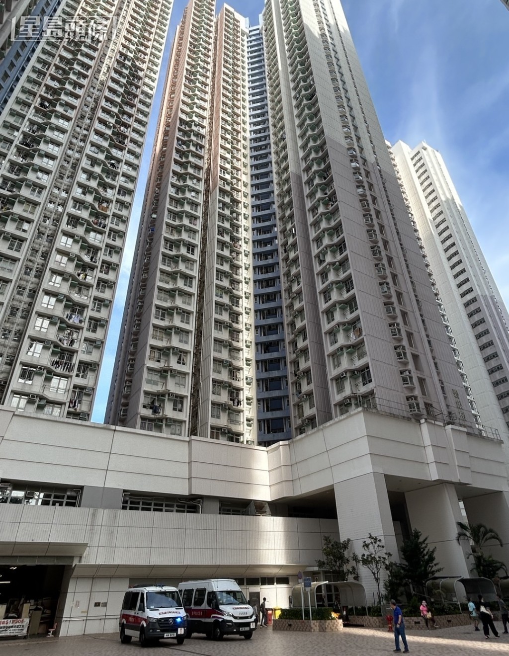 石排灣邨碧銀樓老翁墮樓死亡。楊偉亨攝