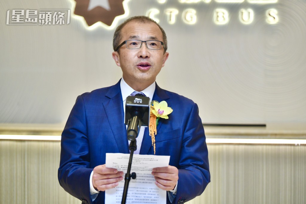 馮小峰表示，新候機樓把香港及珠海機場的值機服務直接延伸至美獅美高梅，讓賓客更高效接駁兩地機場。