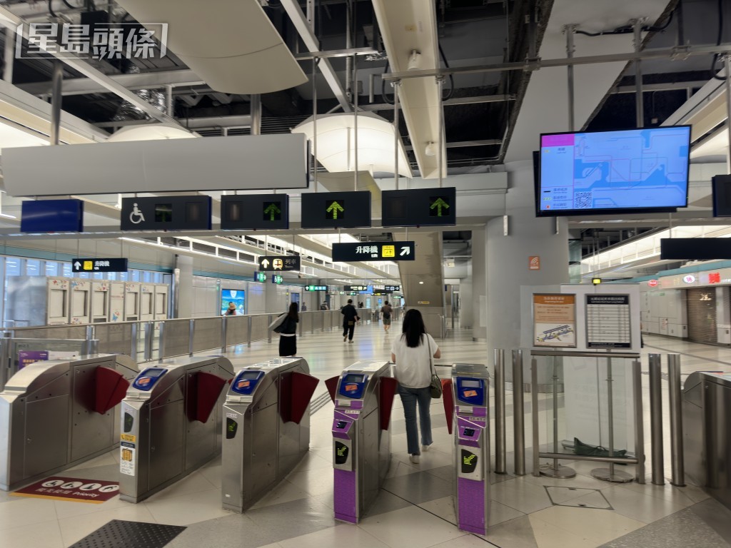 受事故影響,元朗站至塘坊村路段暫停服務。梁國峰攝 受事故影響,元朗站至塘坊村路段暫停服務。梁國峰攝