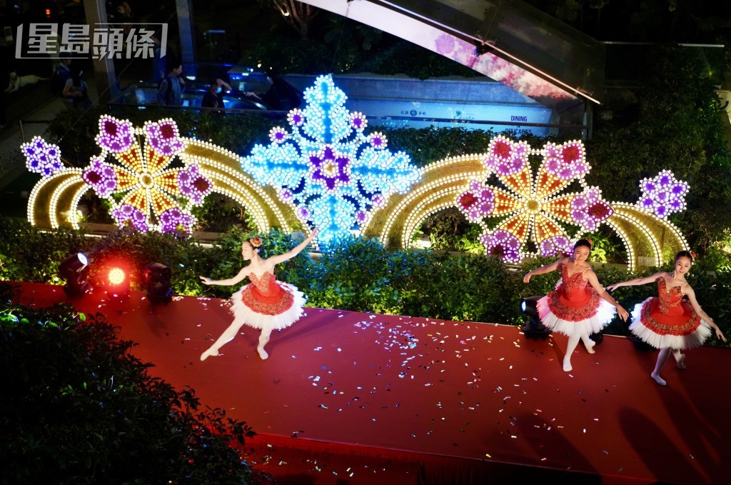 儀式現場進行芭蕾舞表演。 儀式現場進行芭蕾舞表演。