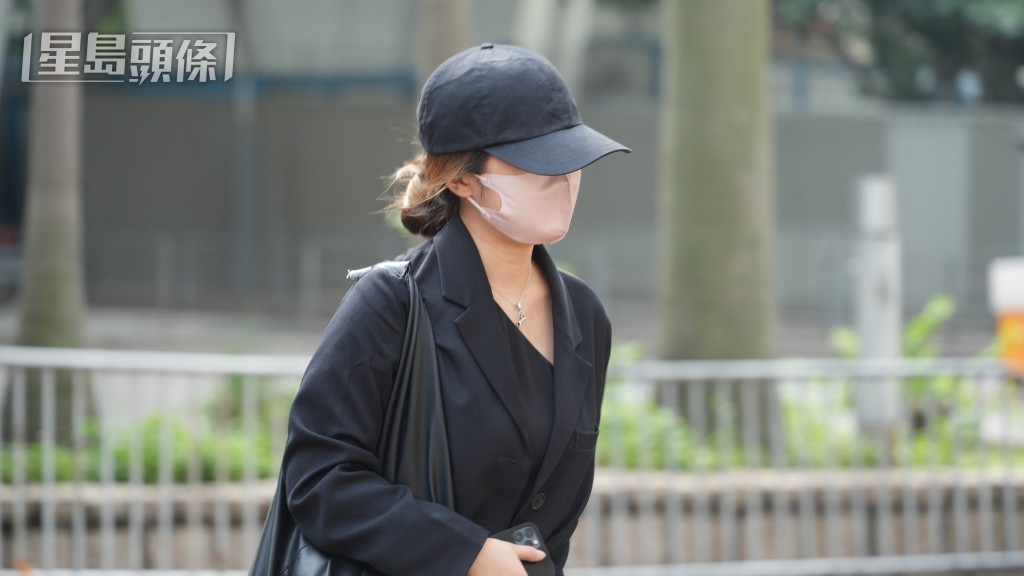 死者長女胡尚佑繼續出席死因研訊。吳艷玲攝 死者長女胡尚佑繼續出席死因研訊。吳艷玲攝
