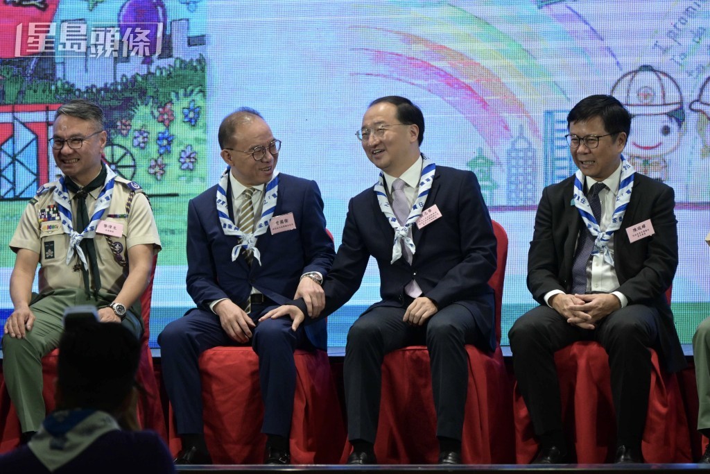 （左至右）黎偉生、曾國衞、張志華和陳瑞緯等嘉賓主禮。蘇正謙攝