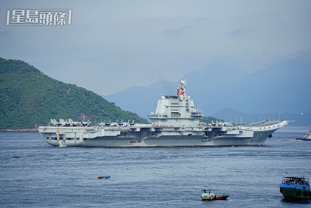 山東艦 - 山東艦航母編隊訪港。汪旭峰攝 山東艦 - 山東艦航母編隊訪港。汪旭峰攝