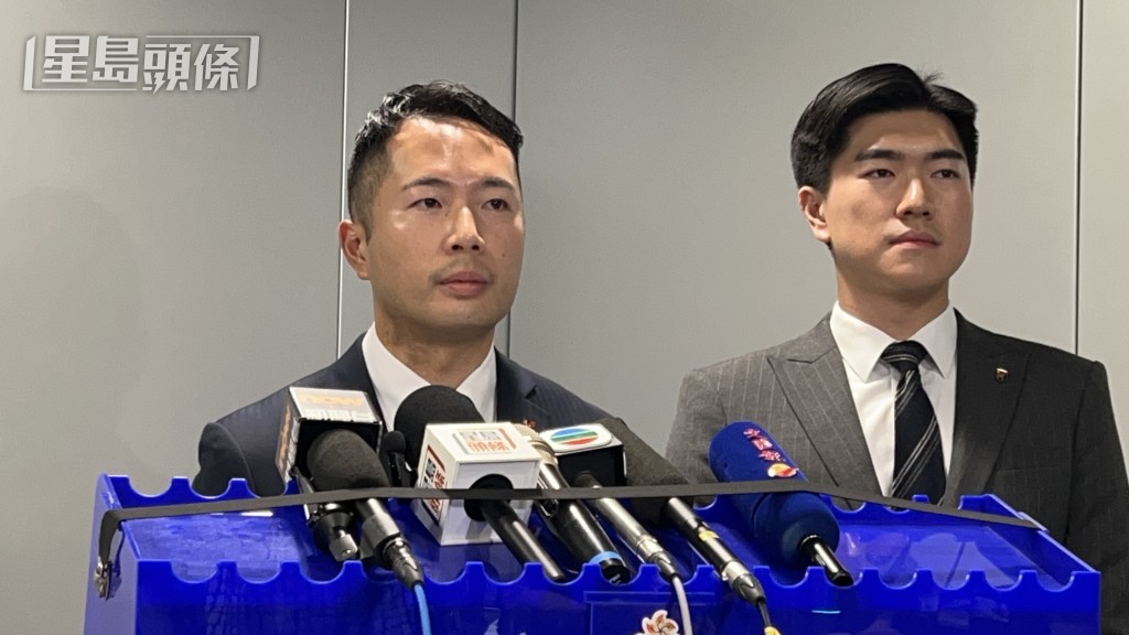 警方商業罪案調查科總督察何潤賢(左)及高級督察林浩廉。蔡楚輝攝 警方商業罪案調查科總督察何潤賢(左)及高級督察林浩廉。蔡楚輝攝