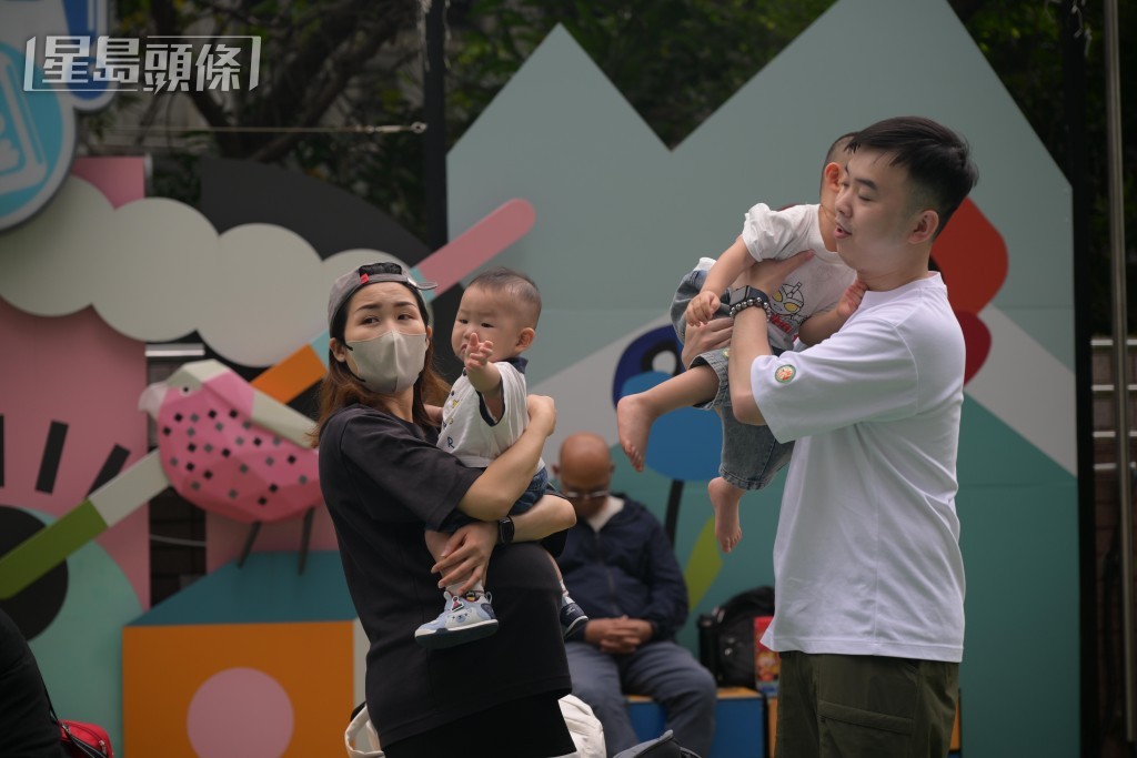 商場內人流不俗。