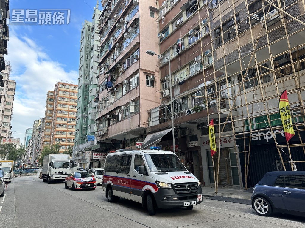 警方接報到場調查。梁國峰攝 警方接報到場調查。梁國峰攝