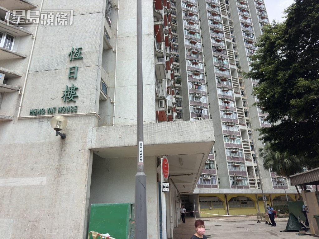恆月樓男子墮樓死亡。梁國峰攝 恆月樓男子墮樓死亡。梁國峰攝