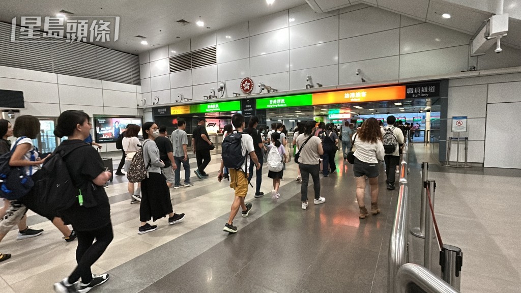 曾國衞認為社會毋須過度渲染北上消費。資料圖片 曾國衞認為社會毋須過度渲染北上消費。資料圖片