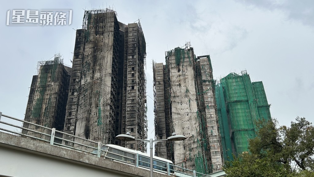 宏福苑五級火發生兩星期,當局繼續善後工作。蔡楚輝攝 宏福苑五級火發生兩星期,當局繼續善後工作。蔡楚輝攝
