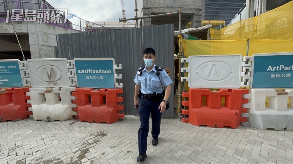 警員在場調查。楊偉亨攝 警員在場調查。楊偉亨攝