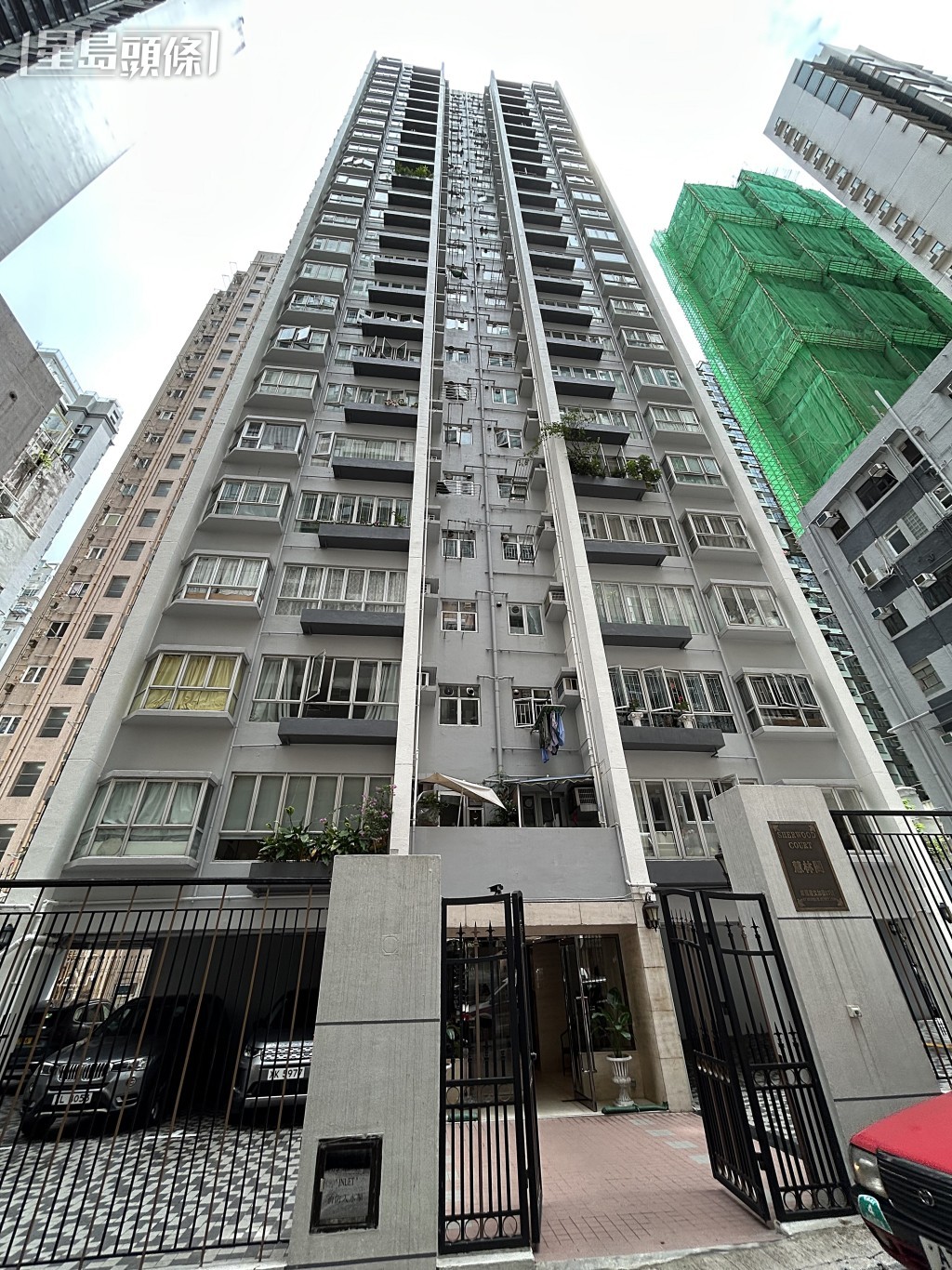 摩羅廟交加街一住所發生自殺事件。楊偉亨攝 摩羅廟交加街一住所發生自殺事件。楊偉亨攝